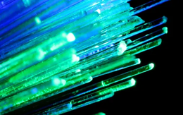 Trung Quốc tuyên bố đột phá công nghệ: Băng thông cáp quang tăng 10.000 lần nhờ mạng neuron nhân tạo