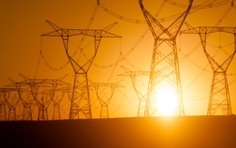 Châu Âu có sẵn 500 Gigawatt công suất điện sạch nhưng người dân không thể dùng: Điện "chạy" đi đâu?