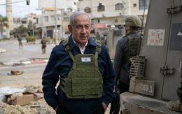 Thủ tướng Israel thăm trại tị nạn Bờ Tây, ra lệnh tăng cường tấn công