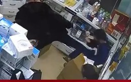 Hà Tĩnh: Công an xác minh vụ gã đàn ông xông vào quầy thuốc hành hung nữ dược sỹ