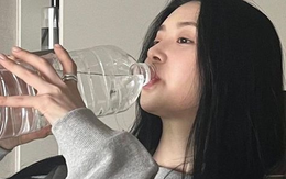 4 thói quen uống nước "phá thận", hại sức khỏe chẳng kém rượu bia nhưng nhiều người vẫn làm mỗi ngày