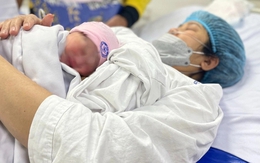 Lao động nữ sinh con thứ 2 có thể nghỉ thai sản tới 7 tháng