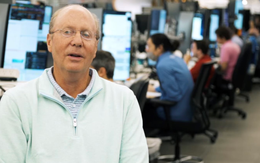 Giữa lúc các tỷ phú hàng đầu thế giới mất cả trăm tỷ USD, một 'cụ ông' bất ngờ 'bỏ túi' hơn 17 tỷ USD, trở thành người giàu nhất trong ngành tài chính sau Warren Buffett