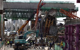 Sập cầu kinh hoàng ở Thái Lan, hàng chục người bị chôn vùi dưới đống bê tông đổ nát