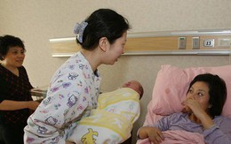 Vừa ra khỏi phòng sinh, câu đầu tiên của mẹ chồng khiến mẹ bỉm sốc, dự cảm trước tương lai không thể sống cùng!