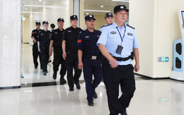 Một bệnh viện ở Trung Quốc tuyển bảo vệ có bằng đại học, lương 6 triệu đồng/tháng gây tranh cãi, HR khẳng định: “Có người nộp CV nhưng chưa nhận ai”