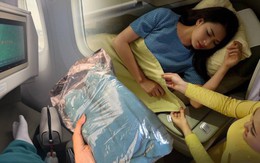Hãng hàng không hạn chế dịch vụ chăn trên máy bay, khách nào mới được phục vụ?