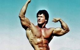 Huyền thoại cơ bắp nặng 100kg mỗi ngày đưa vào cơ thể 3000 calo, gây ngỡ ngàng khi nhìn xuống phía dưới