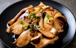 Việt Nam có "nữ hoàng của các loại nấm", ăn vào bổ ngang bào ngư, tổ yến