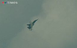 Biểu tượng sức mạnh quân sự của Việt Nam xé gió trên bầu trời TP Hồ Chí Minh