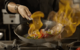 Bữa cơm nhà tưởng an toàn, ai ngờ một vật dụng quen thuộc lại là “thủ phạm” âm thầm nuôi ung thư, bệnh tật