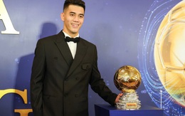 Tiến Linh được báo Trung Quốc ca ngợi vì hành động đẹp sau khi đoạt Quả bóng vàng