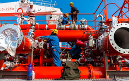 Mỹ không đóng nổi vài chiếc tàu mỗi năm trong khi Trung Quốc xuất xưởng hơn 1.700 chiếc, Tổng thống Donald Trump quyết vực dậy lại ngành công nghiệp hoàng kim của đất nước