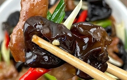 Việt Nam có món đen như than nhưng giàu sắt gấp 20 lần rau chân vịt, mệnh danh là “nữ hoàng” làm sạch mạch máu