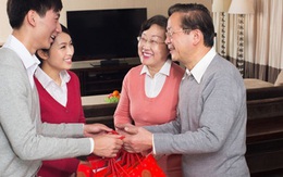 Đám cưới con riêng của vợ, tôi không có gì tặng, nhưng khi mở hộp tráp ăn hỏi của nhà trai, tôi ngã ngửa với thứ bên trong