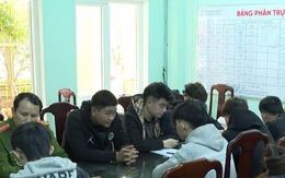 Bắt 8 thiếu niên côn đồ cầm chai bia đuổi đánh người gây thương tích