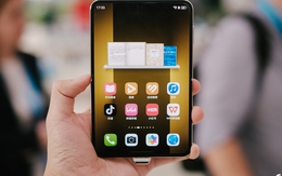 Trên tay smartphone gập độc dị nhất thế giới chỉ Huawei làm được: Thiết kế như máy đọc sách, chụp ảnh cực đẹp, giá như được mang về bán chính hãng!