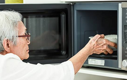 Mẹ sử dụng lò vi sóng theo cách khiến tôi phải thốt lên "Gừng già này quá cay rồi!": Tiện lợi lại tốt cho sức khỏe