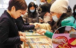 Mẹ chồng hí hửng khoe mới bán 3 cây vàng chốt lời 150 triệu so với lúc mua, con dâu giận sôi máu khi biết nguồn gốc số vàng