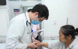 Đào tạo ngành Y dược: Bệnh viện quá tải sinh viên thực tập