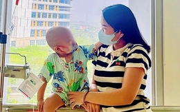 Nhìn lại hành trình gần 4 năm chống chọi ung thư máu của bé Bắp phía sau lùm xùm từ thiện 16 tỷ đồng