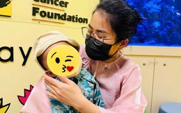 Nhìn lại hành trình kiên cường chống chọi với bệnh ung thư máu của bé Bắp