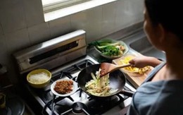 Người phụ nữ mắc ung thư đại tràng, bác sĩ cảnh báo thói quen vô số người mắc phải