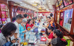 Phó Thủ tướng: Khẩn trương ổn định thị trường vàng