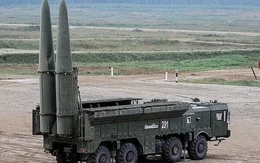 Xem tên lửa Iskander xé nát HIMARS thành nhiều mảnh