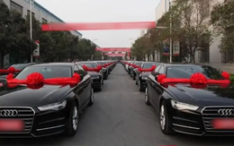 Công ty mua 50 chiếc xe Audi làm phần thưởng cho nhân viên, nhưng tất cả đồng loạt nổi giận sau khi nhận chìa khóa: Ai thích thì đi mà lái!