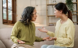 Bị mẹ chồng ghét bỏ suốt 10 năm, ngày bà mất, con dâu được thừa kế 4 tỷ và 1 căn nhà: "Ta đã hiểu lầm con"