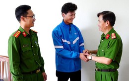 Quyết định "thần tốc" của tài xế cứu cô gái trẻ tránh bẫy lừa đảo, người mẹ khóc nghẹn cảm ơn