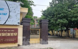 Công an làm việc với Chi cục An toàn vệ sinh thực phẩm Hoà Bình về việc 305 nhãn hiệu sữa giả