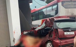 Xe khách tông liên hoàn rồi lao vào nhà dân, 1 người chết, nhiều người bị thương