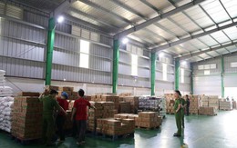 Thực phẩm giả 'len lỏi' qua nhiều đường tiêu thụ