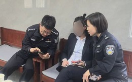 Ra ngân hàng rút hơn 500 triệu đồng từ tài khoản, người phụ nữ bất ngờ bị cảnh sát "mời" ngay về đồn