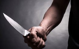 Thiếu nữ dùng dao đâm cha mẹ vì bị cấm tụ tập, lêu lổng với bạn bè