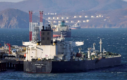 Bị Mỹ đưa dầu thô vào tầm ngắm, xuất khẩu của một quốc gia OPEC lao dốc chỉ trong 1 tháng, khách hàng Trung Quốc, Ấn Độ dần tránh xa