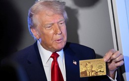 Ông Trump khoe ‘thẻ vàng’ trị giá 5 triệu USD đầu tiên của Mỹ, dự kiến ra mắt chính thức trong 2 tuần nữa