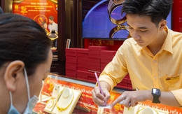 Giá vàng quay đầu lao dốc, nhà đầu tư nên mua hay bán?