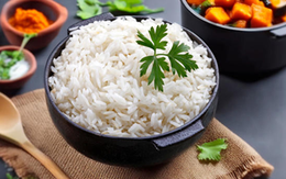 Gạo trắng hay gạo lứt tốt cho sức khỏe hơn? Nhận định của chuyên gia dinh dưỡng Mỹ gây bất ngờ