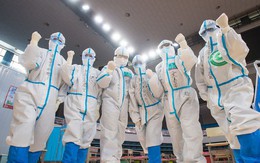 Trung Quốc công bố sách trắng về COVID-19, chỉ ra “phản ứng yếu kém của Mỹ”