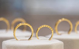 Giá vàng hôm nay 12/5: Tiếp tục lao dốc, mất mốc 3.300 USD/ounce