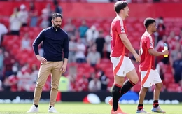 Amorim thừa nhận xấu hổ, hoài nghi về tương lai chính mình