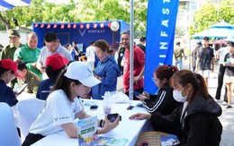 VinFast “phủ xanh” khu công nghiệp tại Bình Dương: Công nhân chen chân lái thử xe máy điện, nhiều người chốt đơn “trong 1 nốt nhạc”