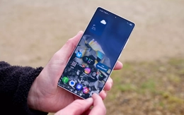 Nhà báo công nghệ: "Điện thoại Samsung có một tính năng vi diệu đến nỗi iPhone nên cầm sách bút sang học"