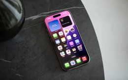 Tại sao tiết kiệm pin bằng AI không chỉ là tính năng mới, mà là chiến lược sống còn của iPhone?