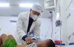 4 trẻ em ăn phải mì tôm có trộn thuốc diệt chuột