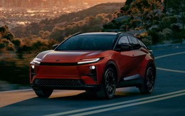 Toyota C-HR - SUV ‘chơi’ từng về Việt Nam có thêm bản điện, chạy 467km/sạc