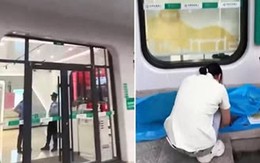 Người phụ nữ chết ngay tại ngân hàng vì ốm nặng cũng phải ra tận nơi rút tiền